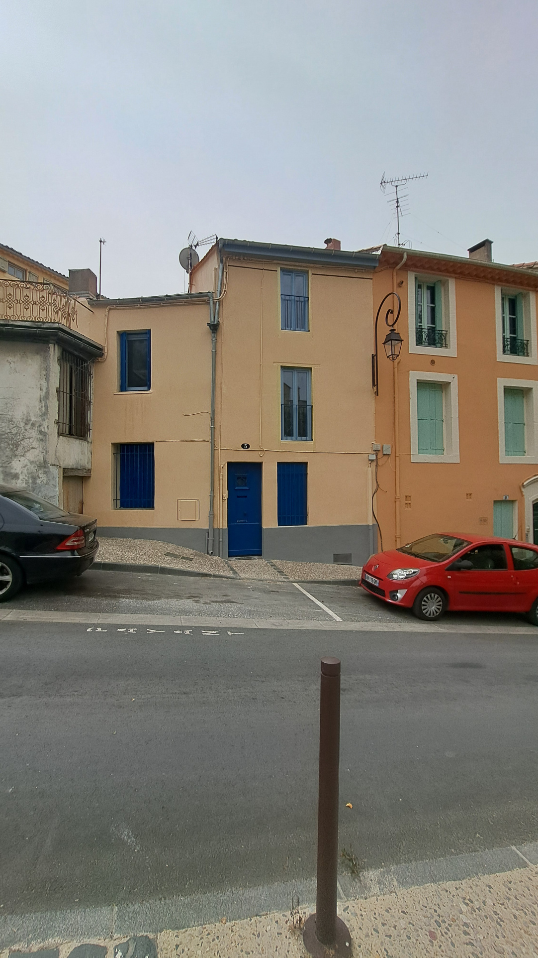 A VENDRE BEZIERS QUARTIER CATHEDRALE (34)  IMMEUBLE REFAIT A