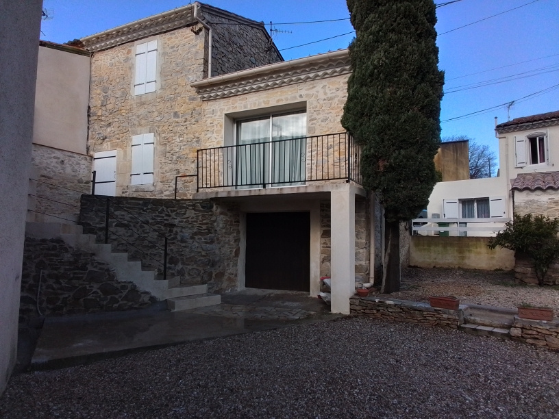 Nîmes secteur Est maison de ville type 3  avec jardin et gar